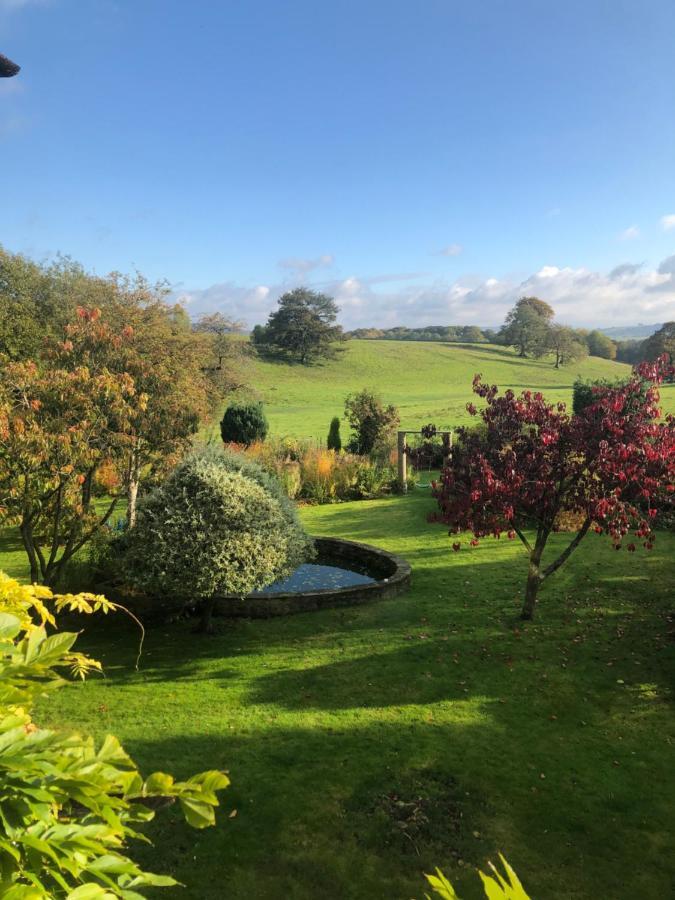 The Hollow Bed And Breakfast Great Longstone Exterior photo